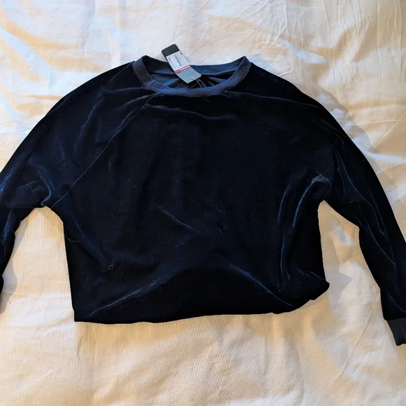 RDI Women's Long Sleeve Velour Tie Front Sweater Navy Size Small - Picture 6 of 9